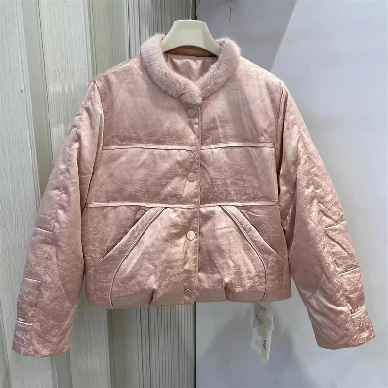 2025 Winter Nieuwe Dames Ronde Hals Patchwork Faux Nertsen Fleece Korte Dikke Warme Donsjack Chinese Stijl Jacquard Slim Fit jas