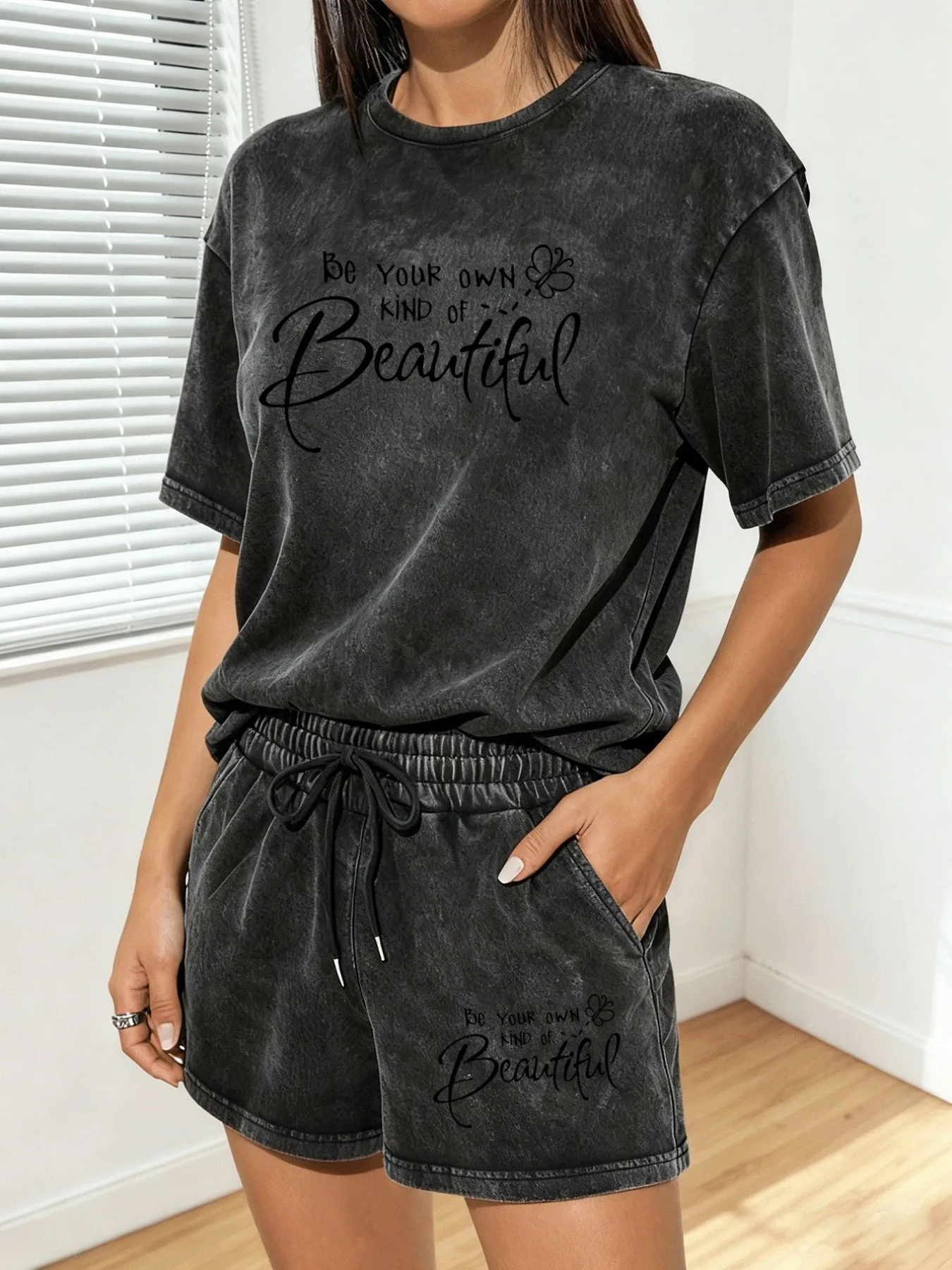 2026 Summer Best-selling Fashion Casual Comfort 3D Letter Pattern Printed Women's Short Sleeve Shorts Set