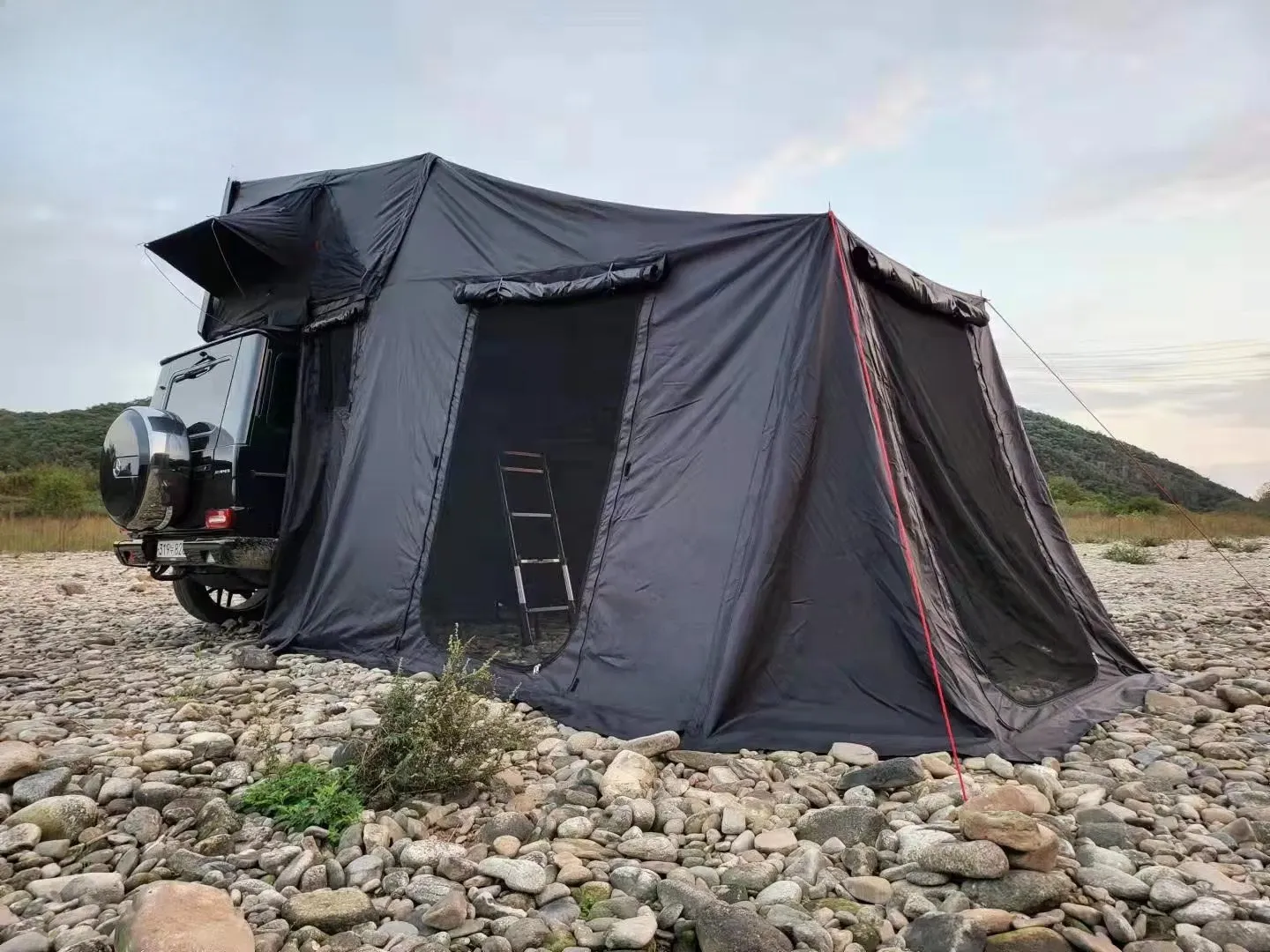 Waterproof Sunshade Folding Roof Top Pop-up Car Camping Outdoor Tent with Awning 3