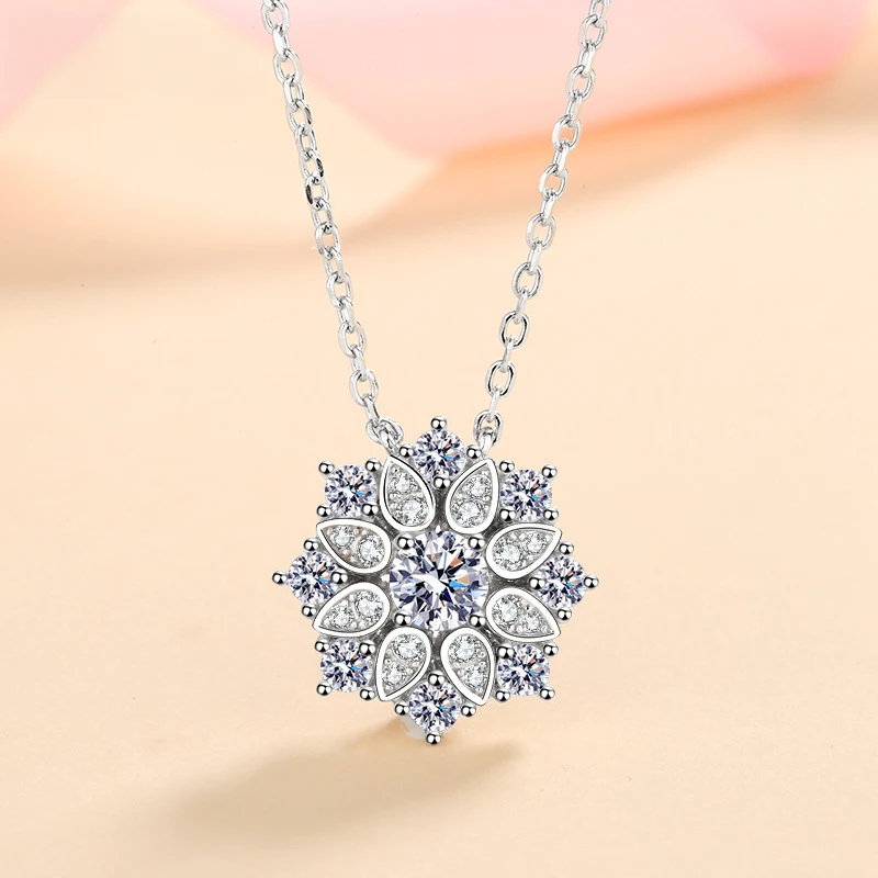 S925 Sterling Silver 0.5ct Sunflower Four-Prong Moissanite Luxury Pendant Necklace