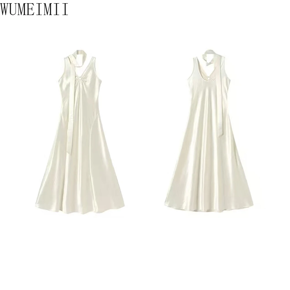 フランスの高級ストリーマーデザインベージュサテンVネックプリーツドレス、夏の新しいウエストスリムドレス