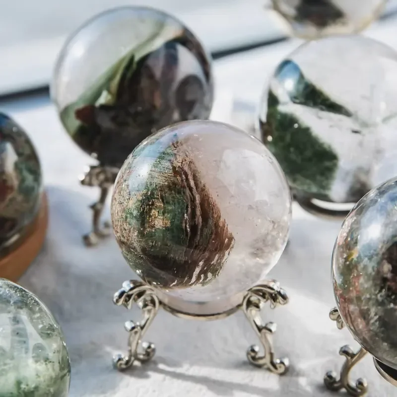 New Polished High Quality Natural Quartz Crystal Ball Garden Healing Energy Lucky Sphere Gift