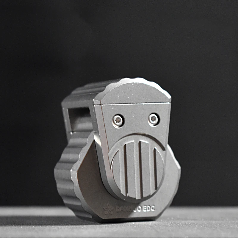 Outdoor Portable EDC Titanium Alloy Mechanical Push Card Finger Gyroscope Creative Gift Toys