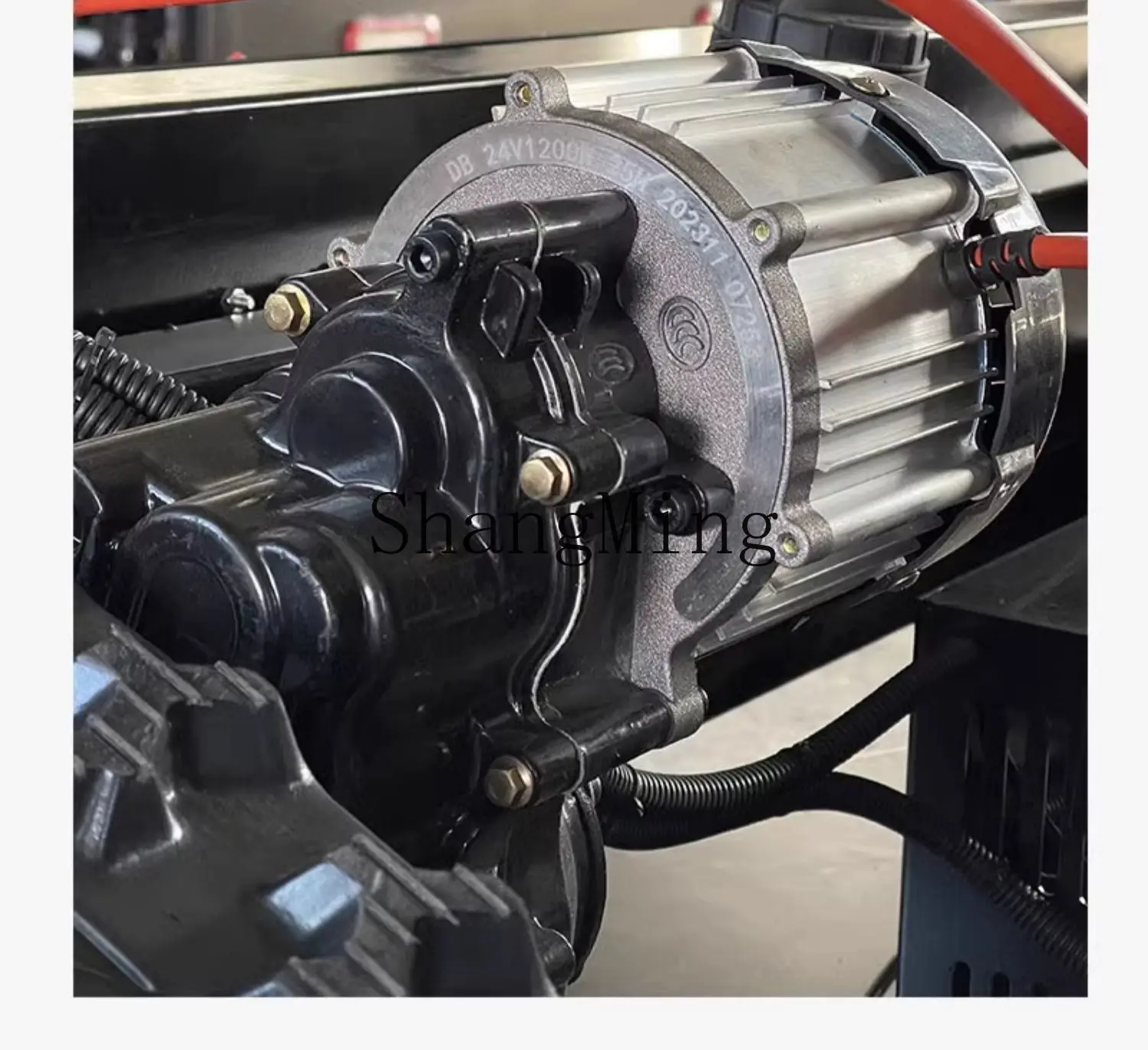 HJ remote control lawn mower crawler type self-propelled four-wheel drive agricultural automatic lawn mowing household small