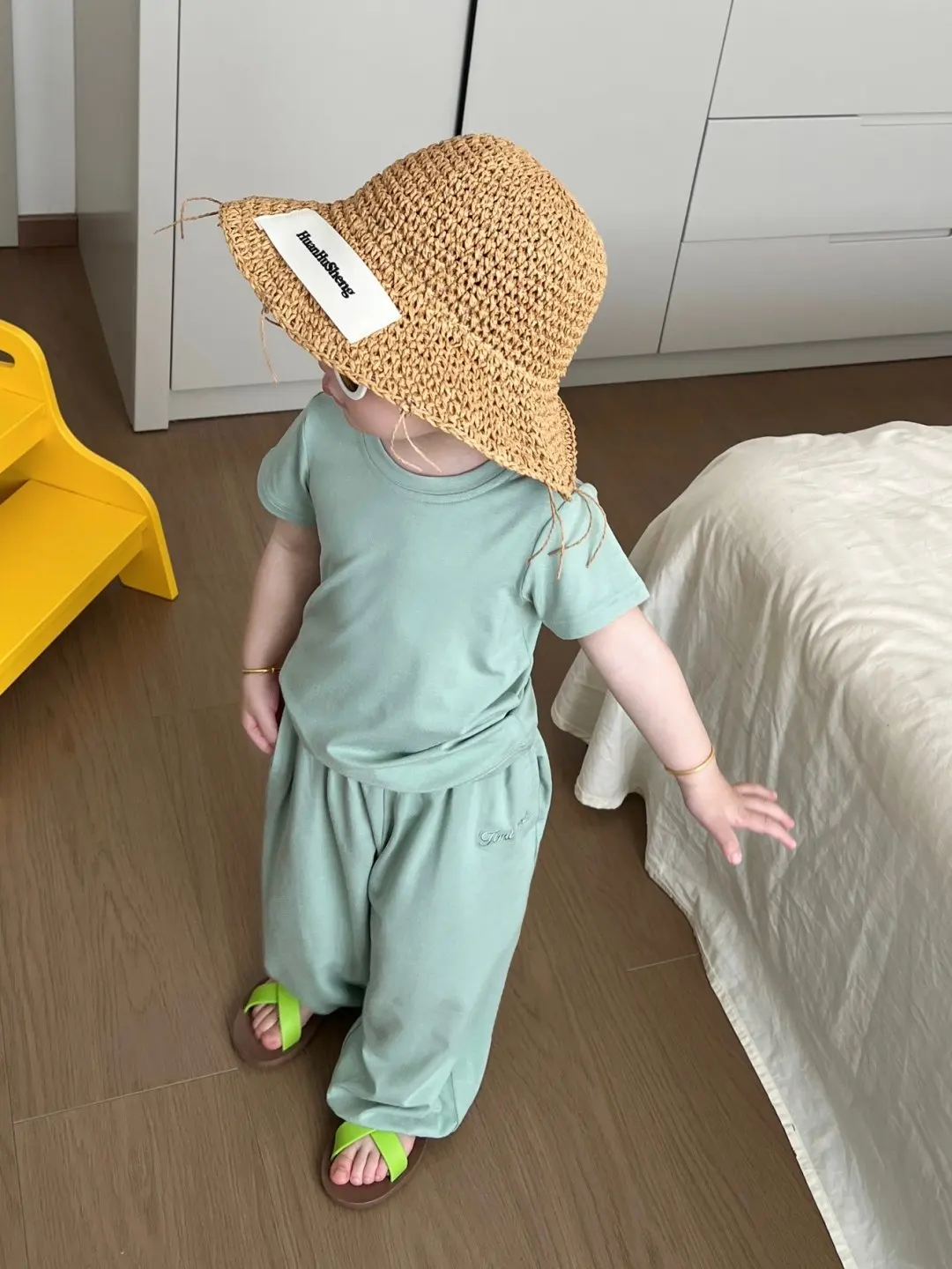 korean-style-summer-outfit-for-boys-pure-cotton-short-sleeve-baby-clothes-light-green-t-shirt-and-pants-set-children's-clothing