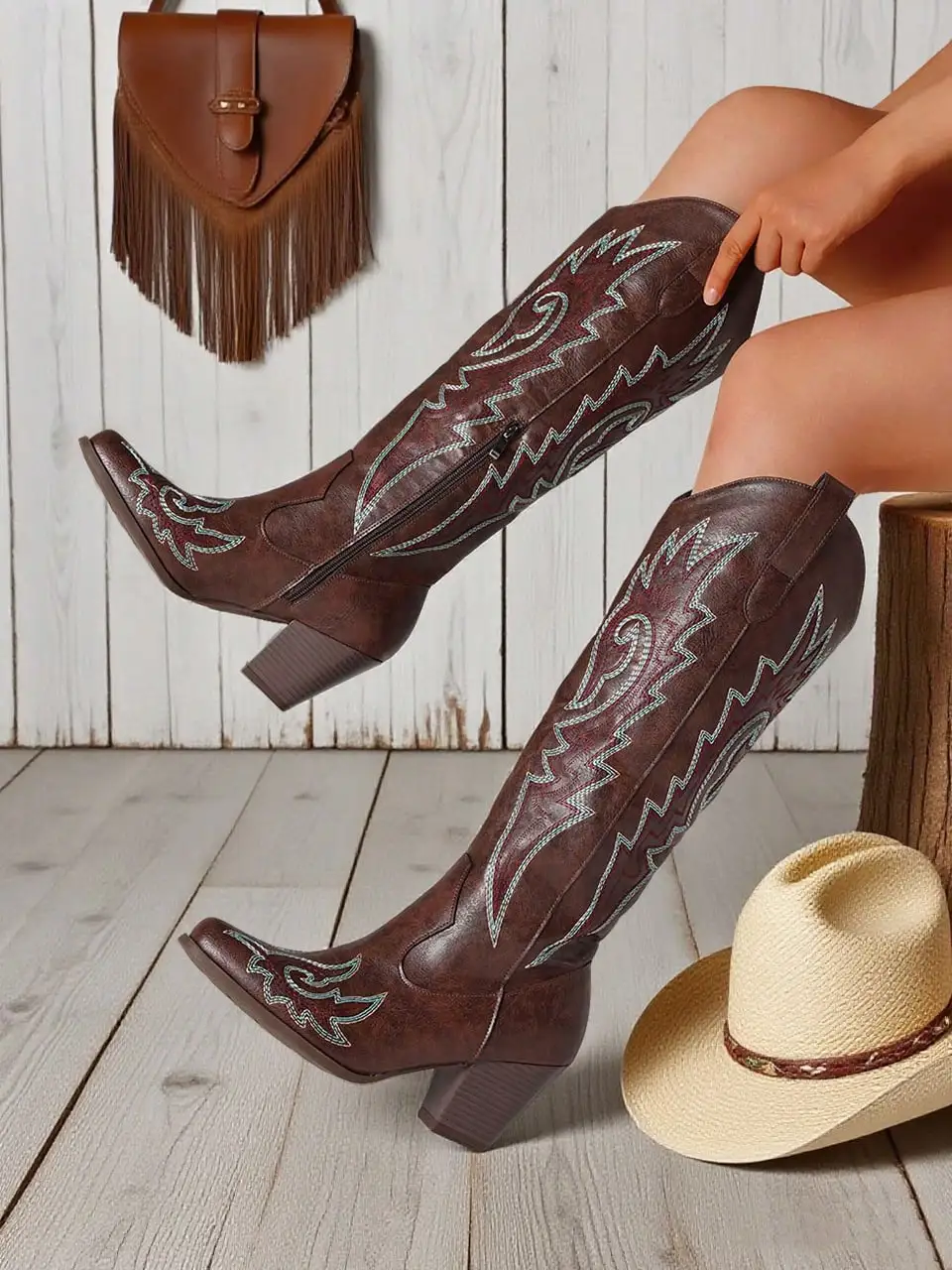 

Новые женские ковбойские сапоги в стиле вестерн с вышивкой, ковбойские сапоги до середины икры на массивном каблуке с острым носком, модная элегантная уличная обувь для верховой езды
