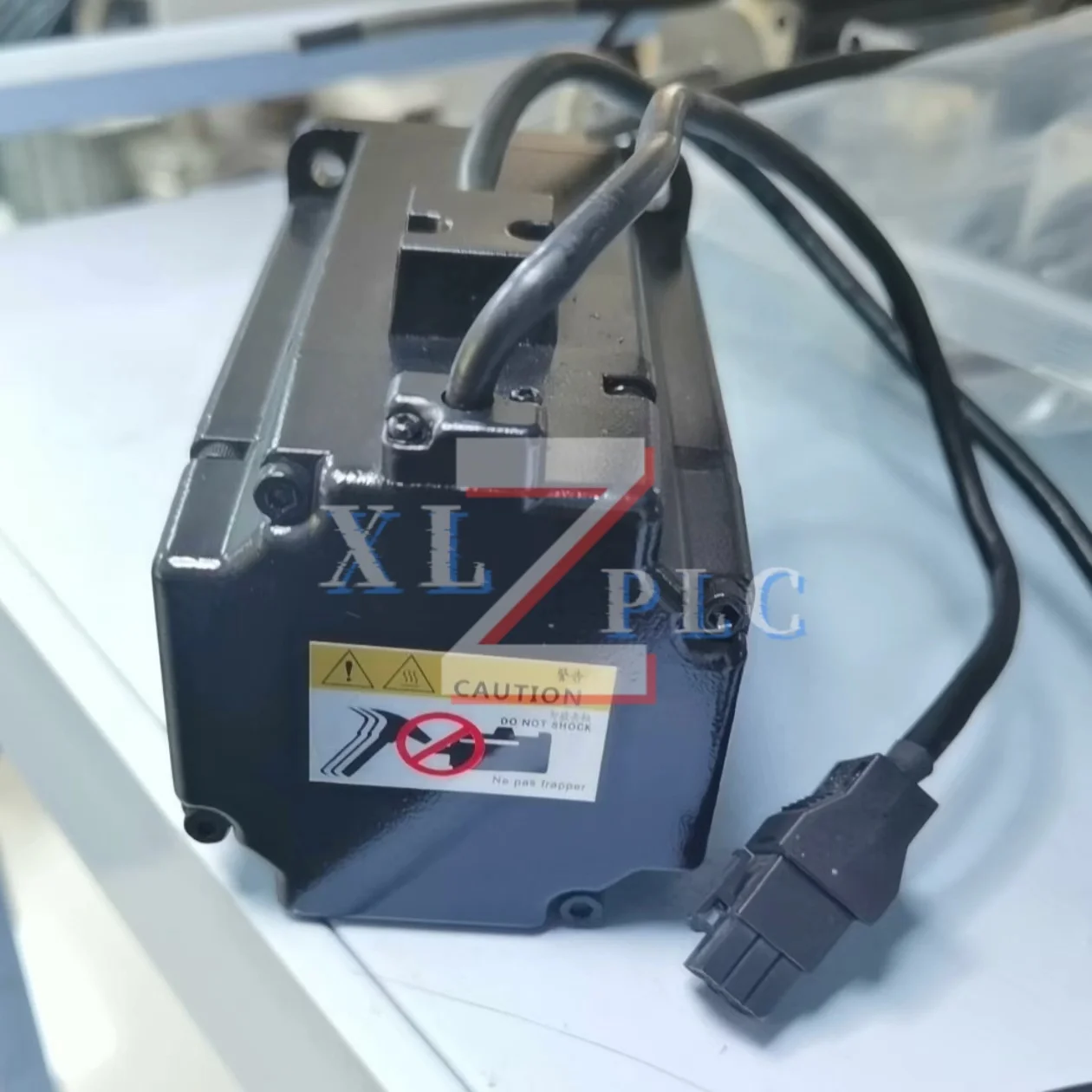 

новый в наличии Серводвигатель ECMA-C30807PS