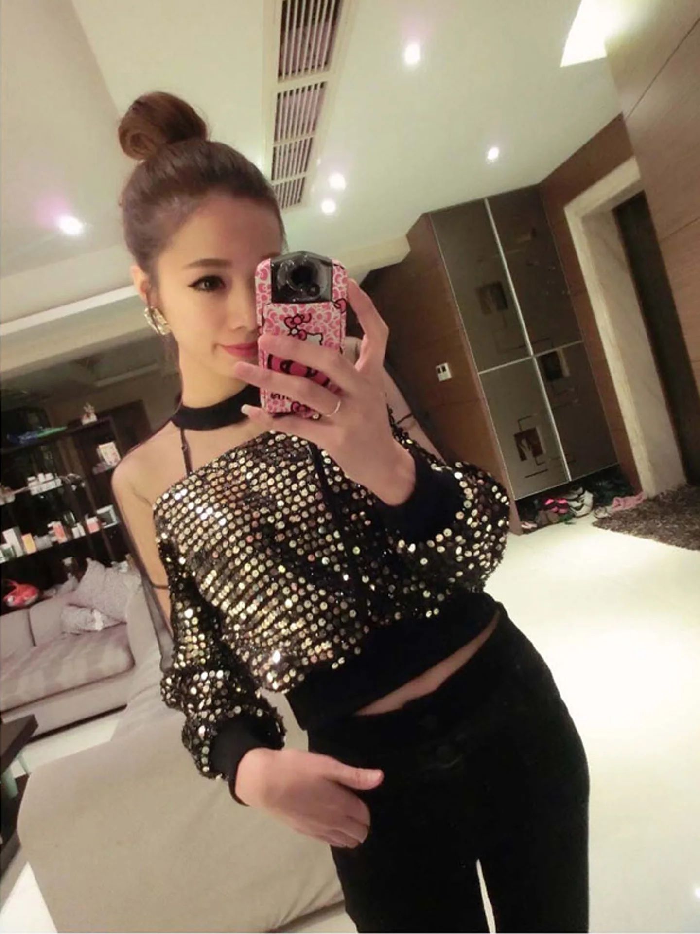 

Весенне-осенний женский топ с длинными рукавами, расшитый пайетками, из прочного кружева, с сетчатыми вставками, рукава 3/4