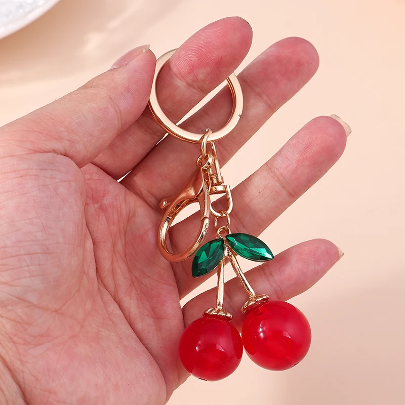 Fashion Crystal Cherry Keychain Creative Fruit Key Chain Cute Girl Key Ring Chains Car Bag Pendant Charm for Women Jewelry Gift