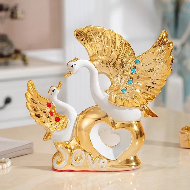 

Wedding Decor Crafts Ceramic Creative Room Decoration Handicraft Gold Swan Love Porcelain Figurines Decorations