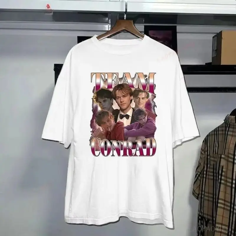 Y2K خمر كونراد فيشر عشاء مروحة قميص فريق كونراد الصيف تحولت جميلة المحملة الرجعية الرومانسية الأعلى الجرافيك تي شيرت للجنسين
