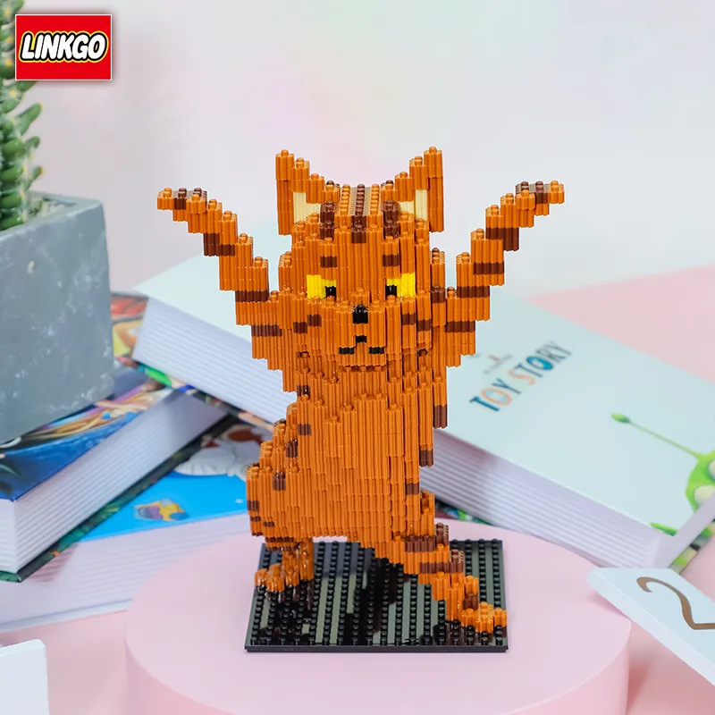 Linkgo Connection Enchanting Cat Building Blocks DIY Animal Micro Bricks Lovely Holding Cat Collection Pet Model Kid Toys