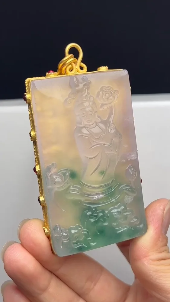 Chinese Natural Jade High Ice Carved Kwan-yin Statues Pendant Necklaces Amulet