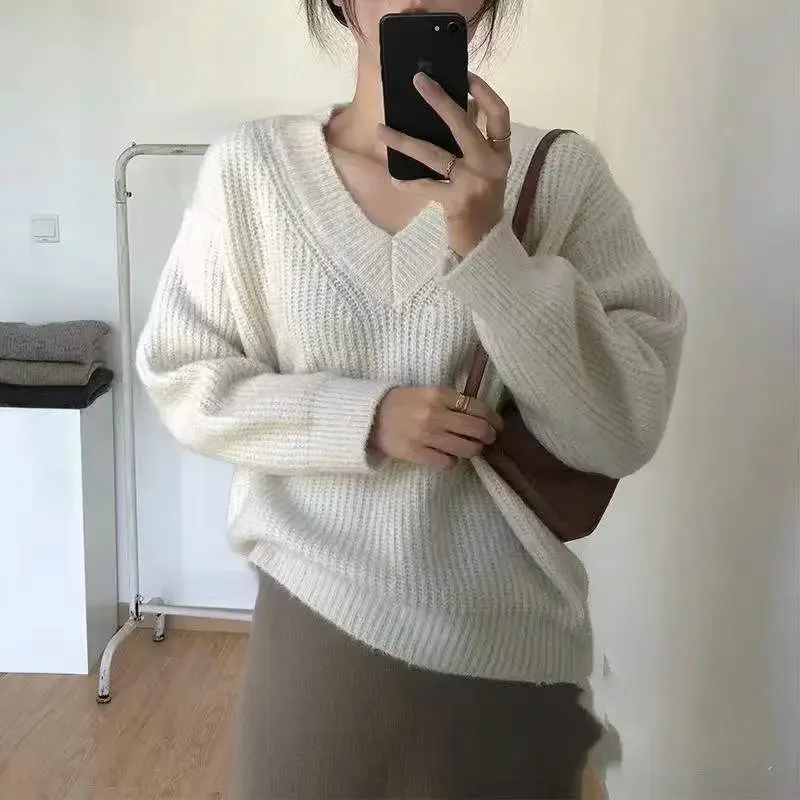 Knitted Top For Women V-neck Pullovers Ladies Sweaters White New Knitwear Korean Fashion High Quality Offers Autumn Winter 2024