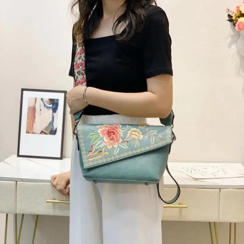 Johnature Chinese Style Embroidery Crossbody Bags For Women 2024 New Vintage Leather Elegant Handbag Versatile Shoulder Bags