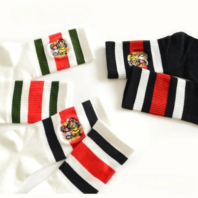 New Unisex Couple Tiger Head Embroidery Socks Men Women Mid Tube Sport Cotton Classic Casual Happy Funny Socks Hip Hop Sox Solid