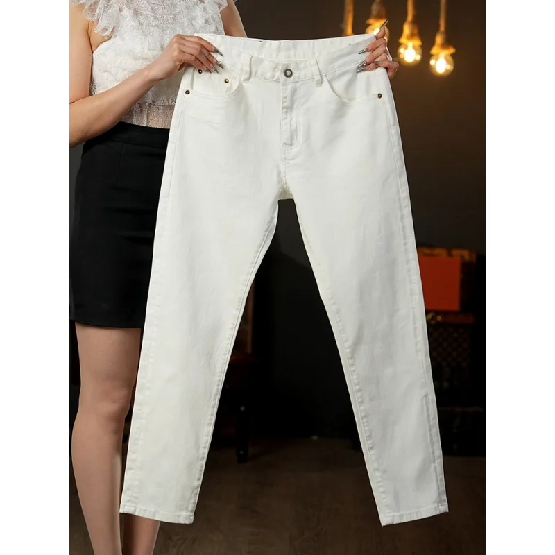 High end กางเกงยีนส์สีขาวหรูหราผู้ชายแฟชั่น SLIM FIT เท้าเล็กยืดหยุ่น 2025 ฤดูร้อนใหม่สบายๆกางเกงอเนกประสงค์