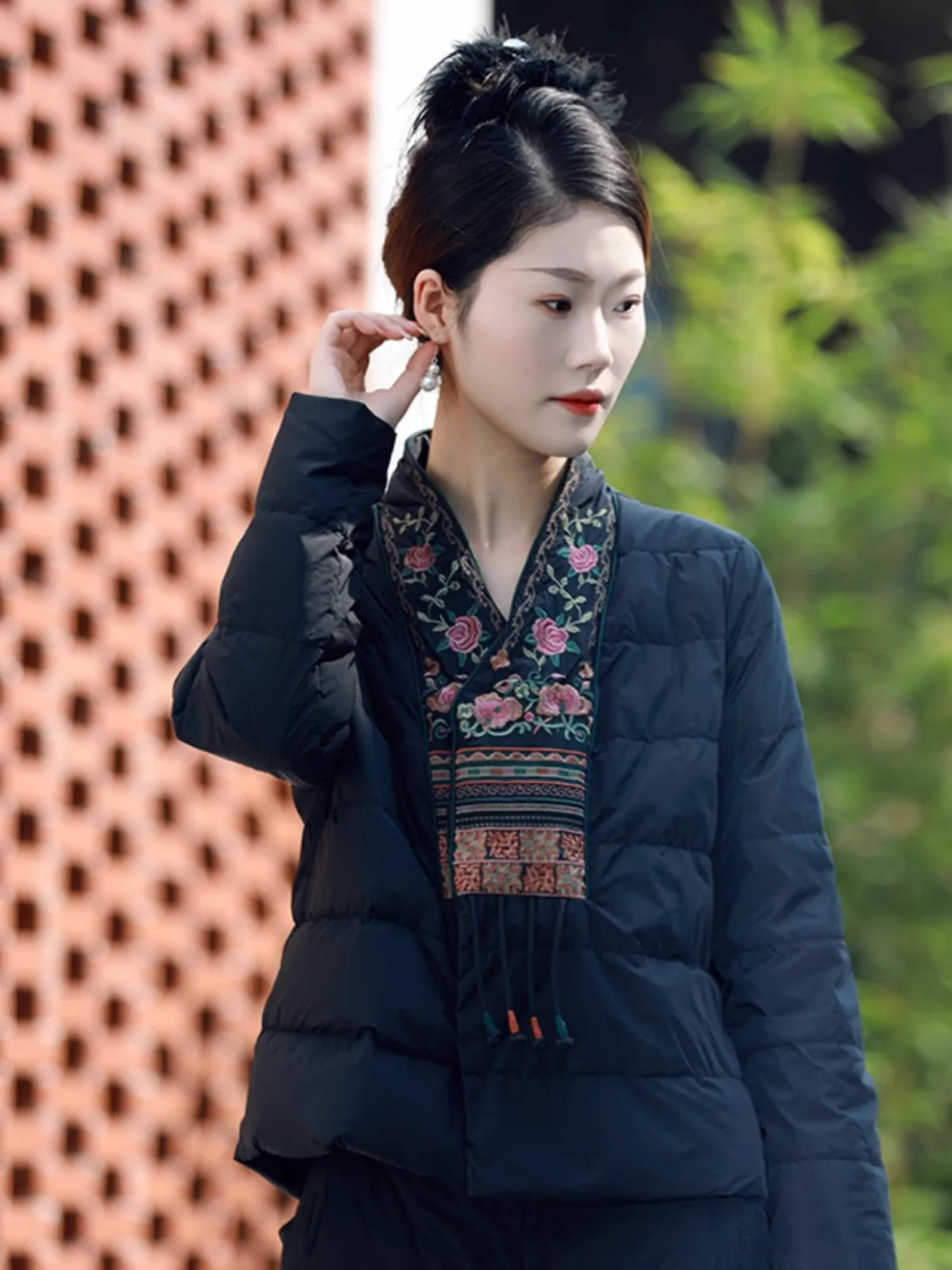 Thiened-abrigo de algodón bordado para mujer, abrigo con borlas étnicas Sle, ropa cálida de algodón, prendas de vestir exteriores para mujer