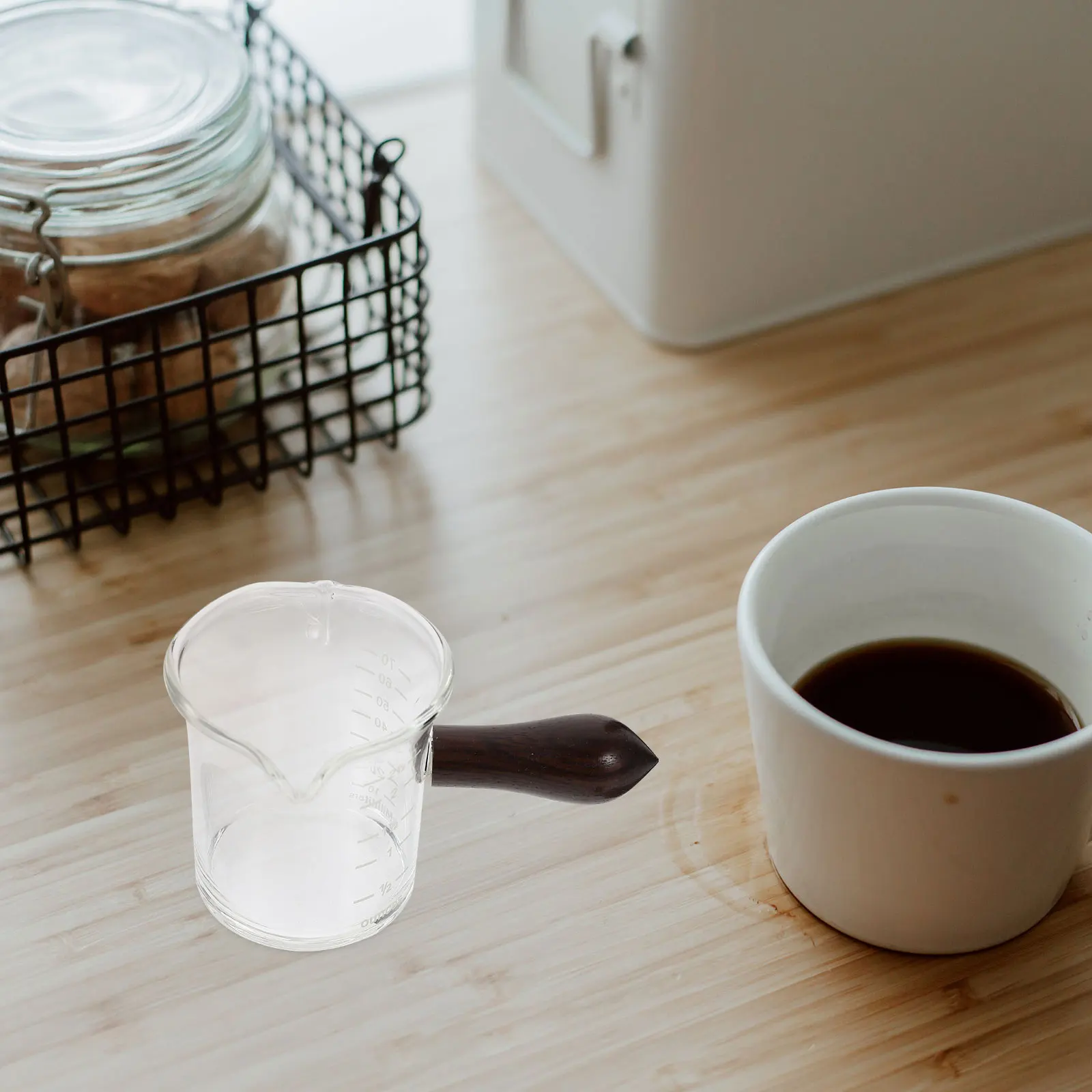 

Coffee Creamer Dispenser Glass Pitcher Wooden Handle Milk Syrup Server for Home Restaurant Heat Resistant Measuring