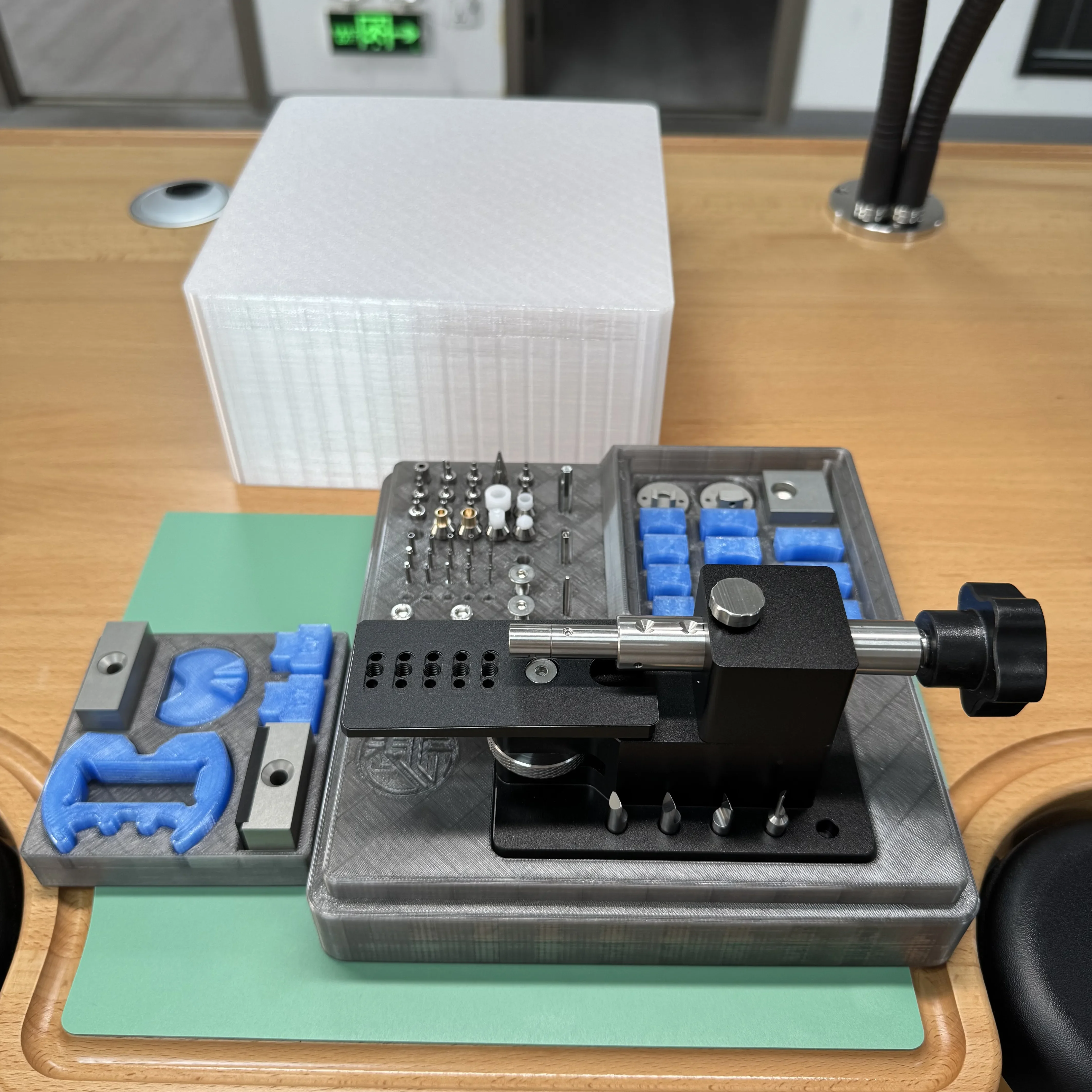 TLF High Quality Watch Tool, Multifunctional  Cover, Opening and Disassembling  Case, Controlled for Use by Watch Make