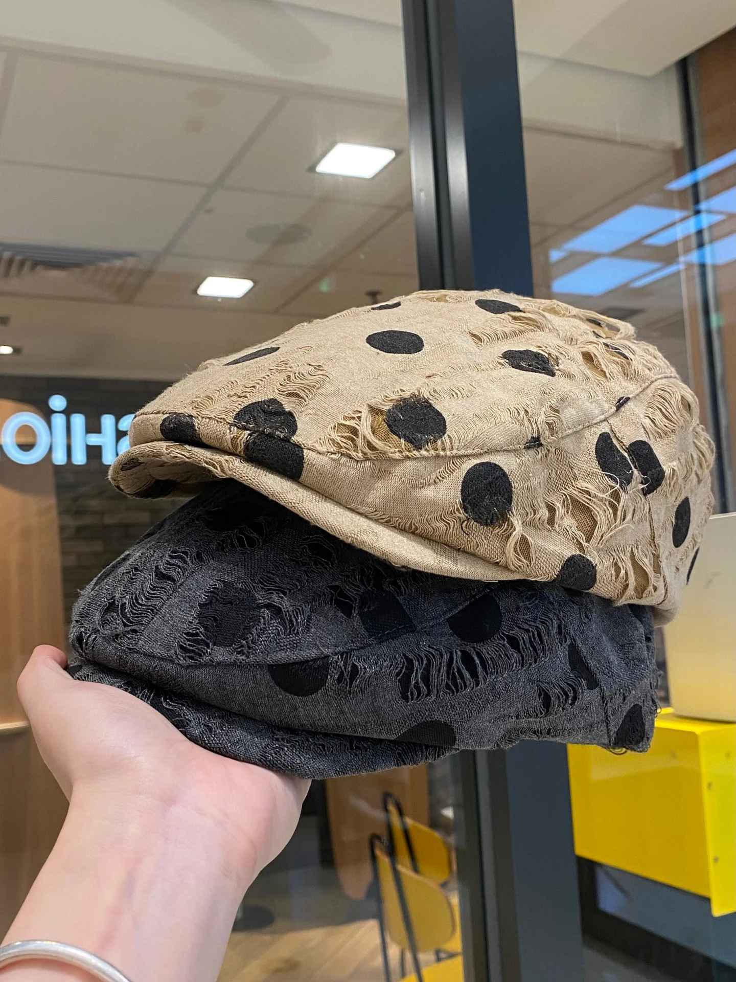 retro-polka-dot-hole-forward-cap-women's-spring-autumn-versatile-face-slimming-beret-street-personality-painter-cap