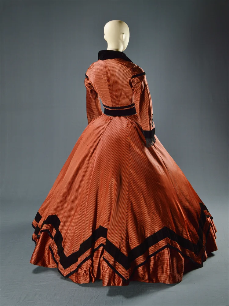 فيلم ثلاثة أشخاص عنيفين لورنا أزياء تنكرية للمحكمة الملكية الفيكتورية فستان حفلة الهالوين