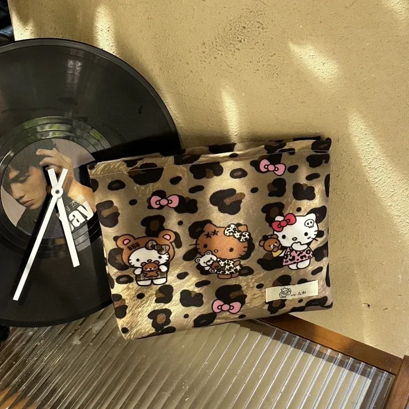 

Косметичка Hello Kitty, большая вместительная косметичка, портативный клатч, кавайный органайзер для макияжа, дорожная сумка для хранения помады