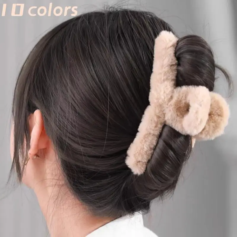 

Furry Hair Claw Winter Faux Rabbit Fur Hair Clip Elegant Crab Barrette Hairpin Shark Clip Fresh Sweet Style Women Grip