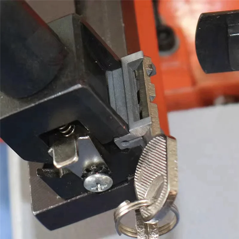 

Набор приспособлений для ключей, 2 шт., подходит для пустого ключа, копировальный станок, запасные части, комплект приспособлений-AB36