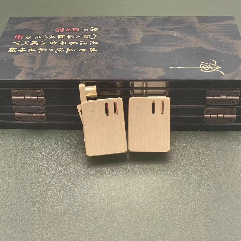 

Новая латунная маленькая квадратная полуавтоматическая зажигалка с зажиганием, мини-портативная зажигалка, аксессуары для сигарет, мужской подарок