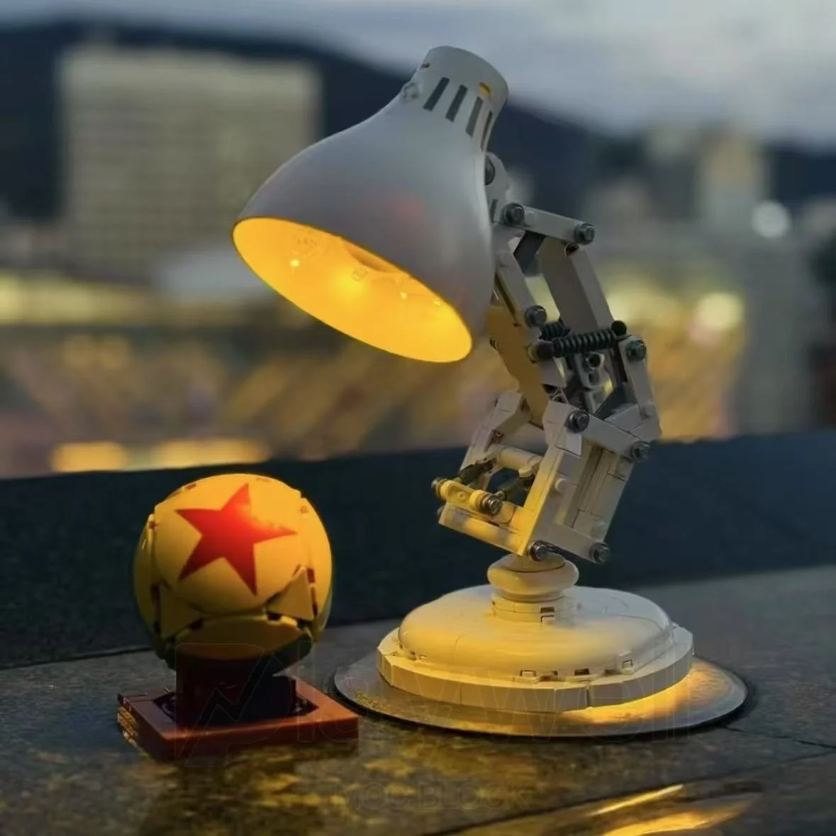 

Новый 613 шт. Pixar Luxo Jr настольная лампа строительные блоки модель кирпичи игрушка рождественские подарки на день рождения В НАЛИЧИИ домашний декор