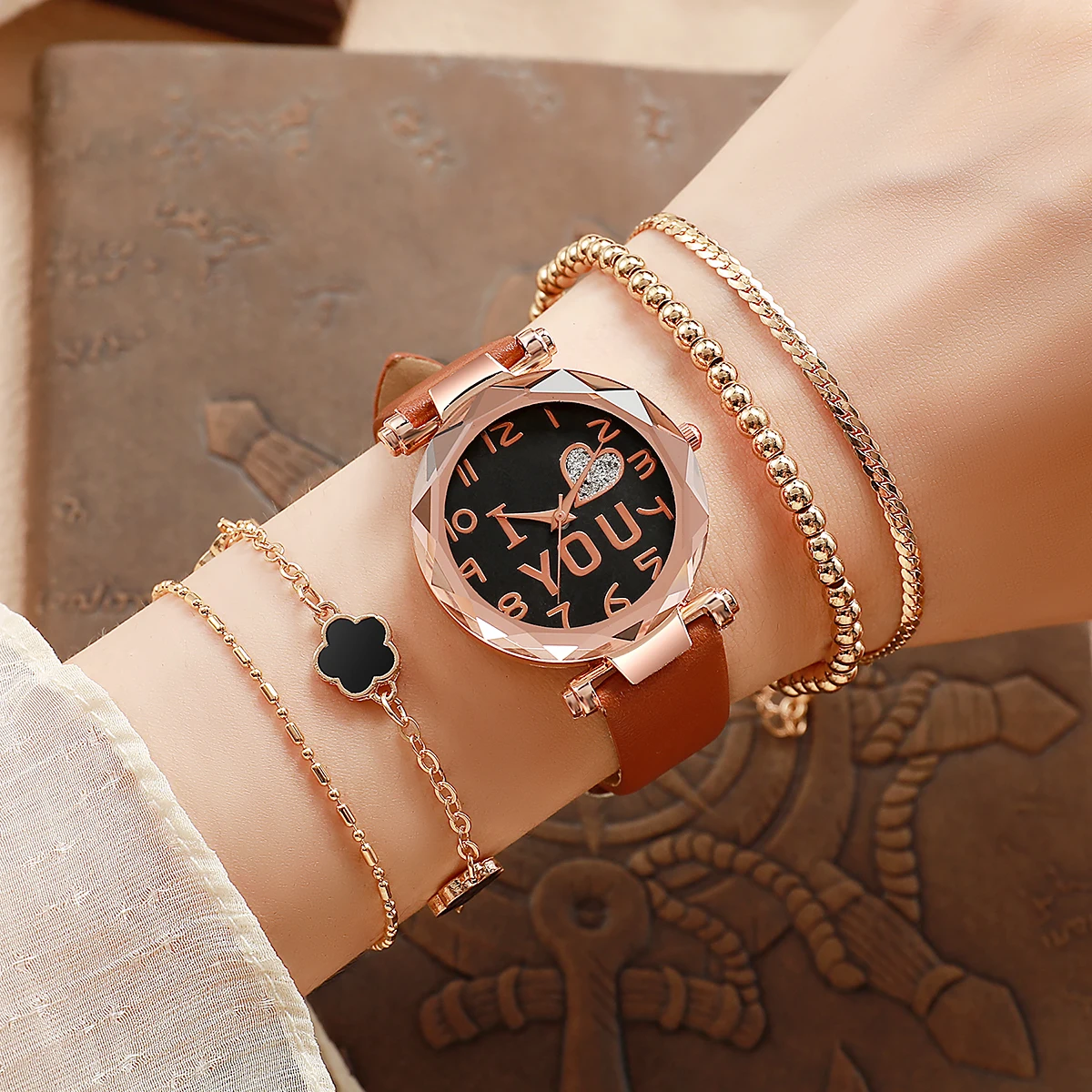 

Hot sale fashion new design sense disk quartz watch leather strap versatile daily women's watch bracelet five-piece set