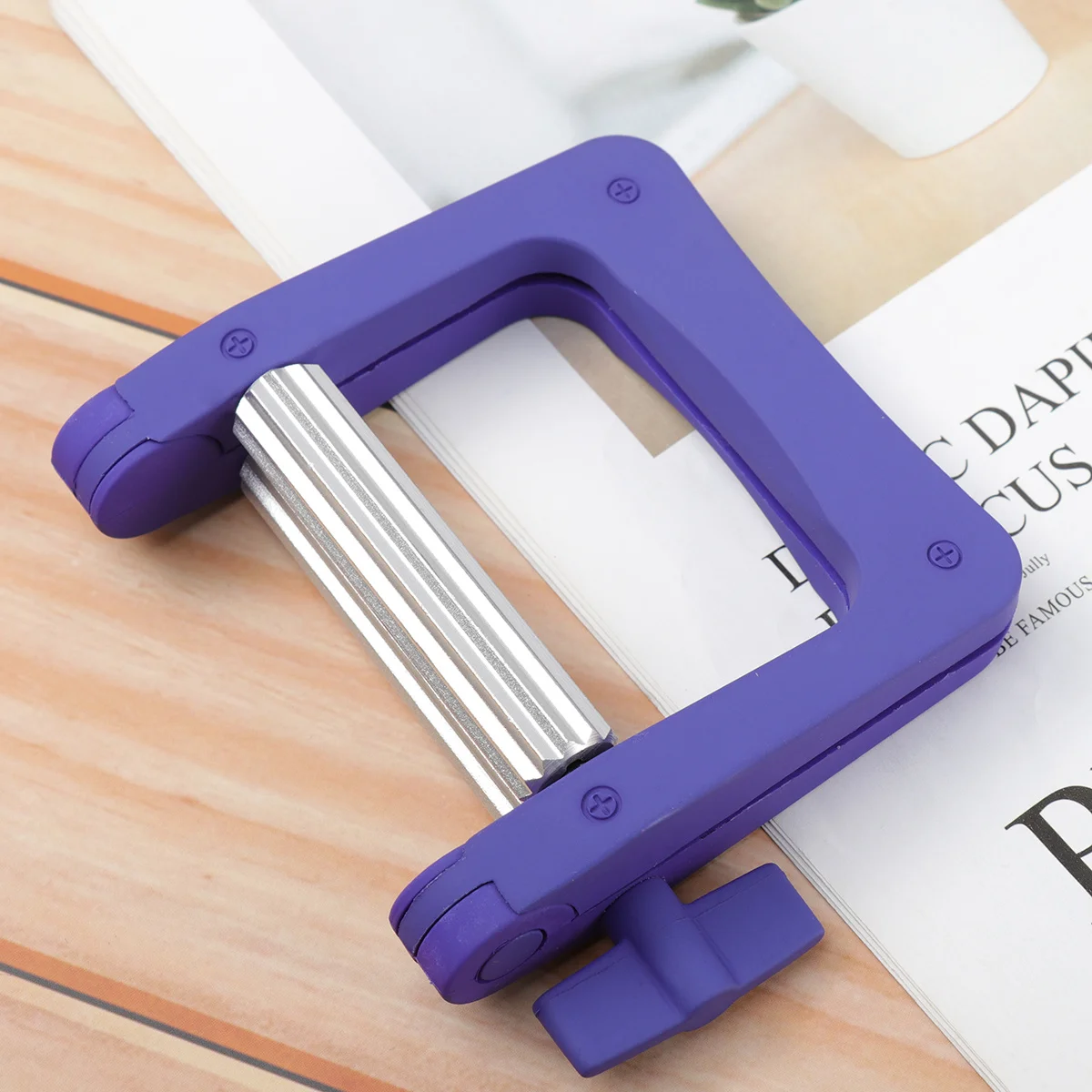 

Metal Squeezer Premium Manual Tube Saver For Cream Lotion Travel Portable Toothpaste Extruder Tool Toothpaste Squeezer Kit