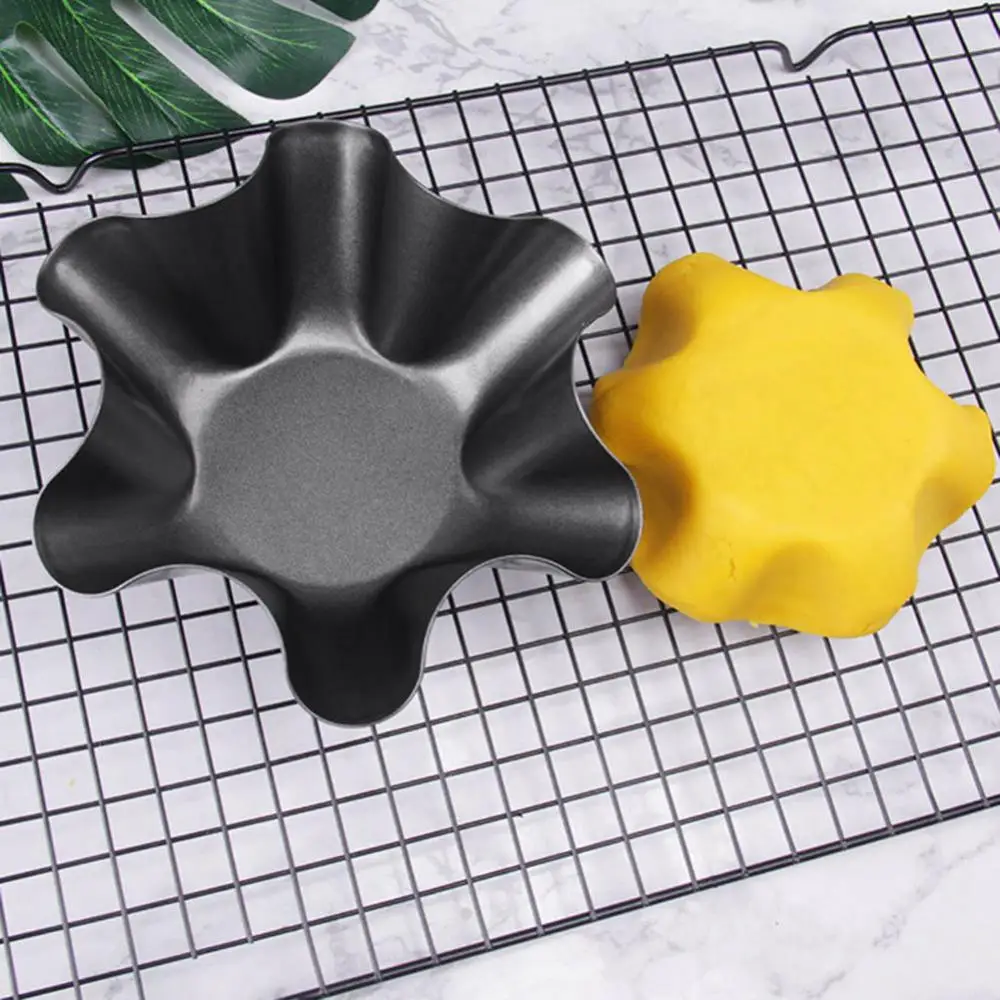 6-inch Non Stick Flower Shaped Baking Bowl Carbon Steel Corn Cake Salad Bowl Flower Shaped Baking Plate Dessert Plate