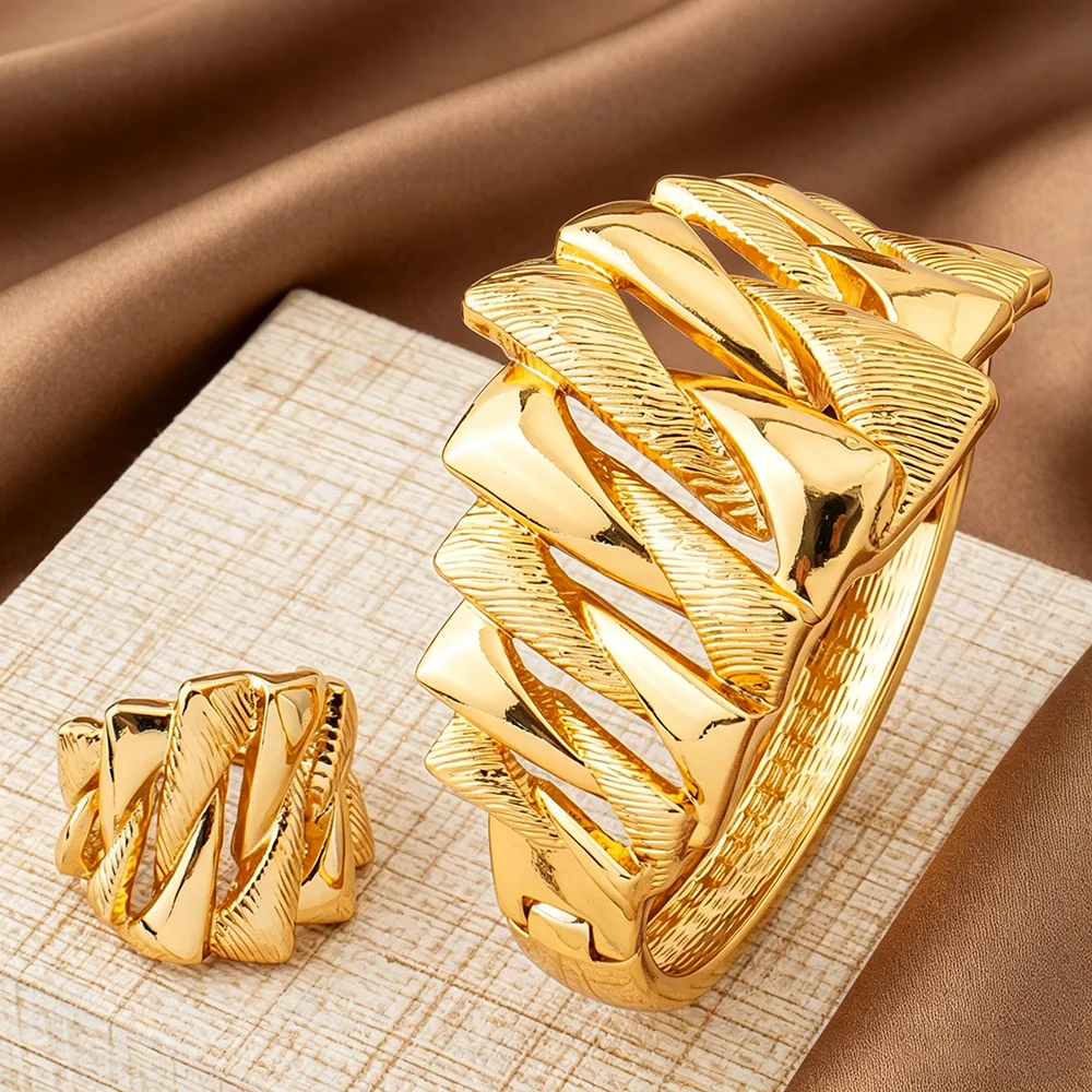 Damen-Armreif- und Ringset mit auffälligem, massivem, offenem Design, vergoldet und versilbert, mit geometrischer Textur, Statement-Schmuck für den Alltag, Partys und als Geschenk – Detail 4
