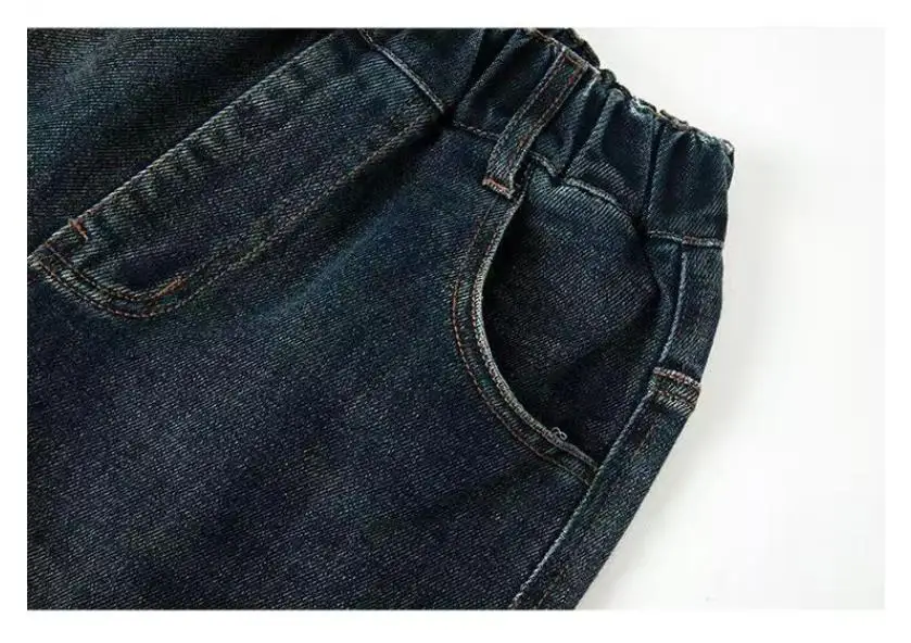 Koreanische Jeans für Jungen, geeignet für Herbst und Winter, mit dickem, weichem Futter, locker geschnitten, mit weitem Bein, warme Freizeithose, für Kinder von 4 bis 14 Jahren. – Detail 6