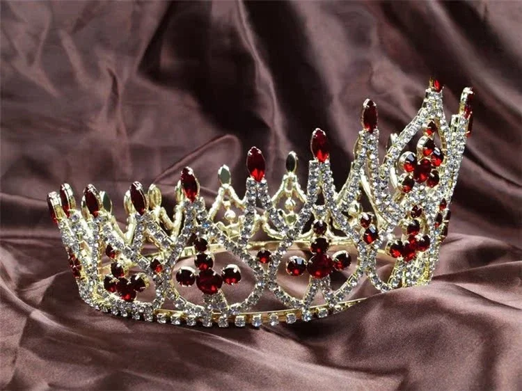 High-End Simple Inlaid Rhinestone Gem Crown Pageant Award Bridal Headdress Studio Shooting