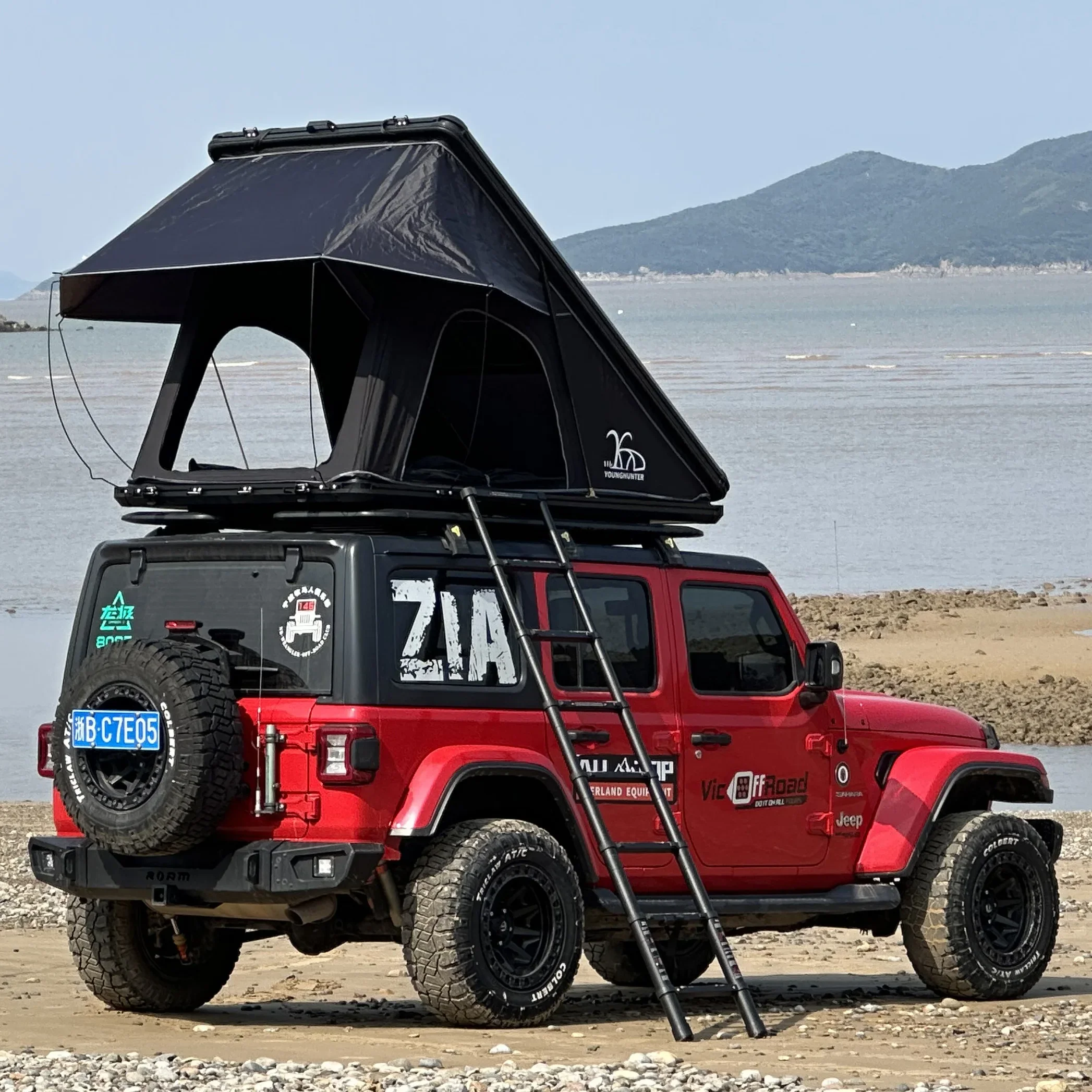 Younghunter Quality overland car multi angle awning pop up aluminum triangular hard top roof top tent