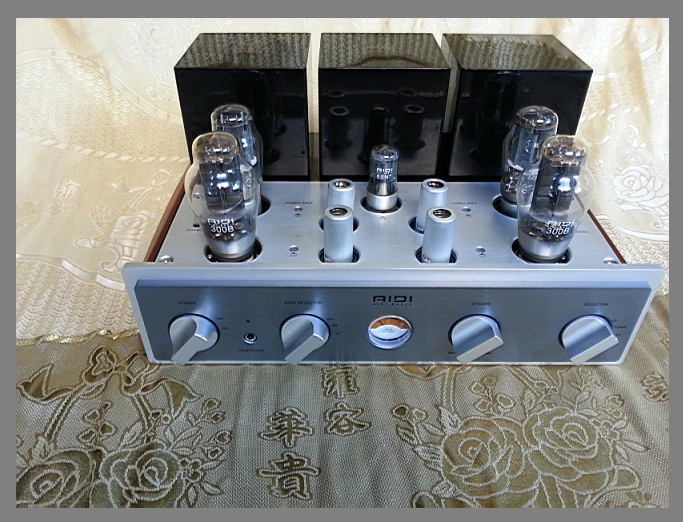 

NEW 8W*2 HM 300 SE pure hand-built tube amplifier, Frequency response: 18Hz~32kHz, 300B*2, 12AX7*2, 12AU7*2, 6SN7*1 5Z3PA*2