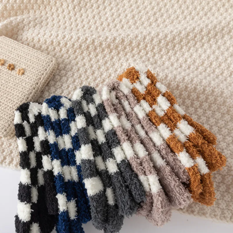 1/5 pares de calcetines de tubo medio de lana Coral de invierno para hombres y mujeres, calcetines de suelo informales cálidos y cómodos a rayas a la moda para el hogar