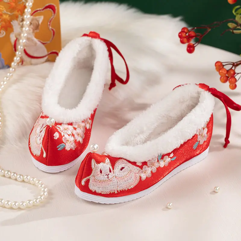 Winter Chinese Traditional Shoes Women Hanfu Wedding Shoes China Ancient Oriental Women Shoes Canvas Flat Shoes Embroidery Shoes