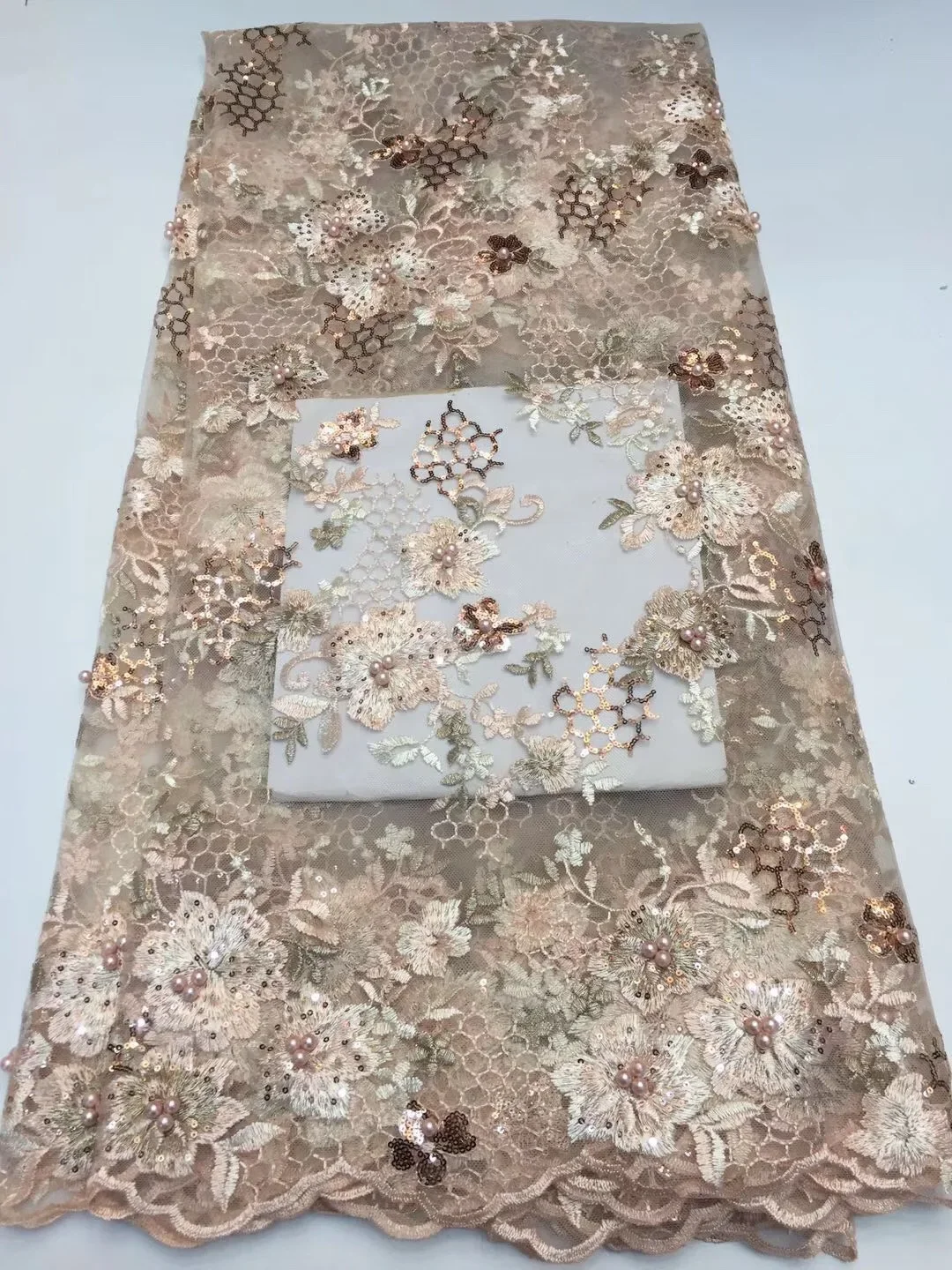 

Nigerian French Lace Fabrics 2021 African Tulle Lace Fabric High Quality African Lace 3D Embroidered Wedding Fabric RF426
