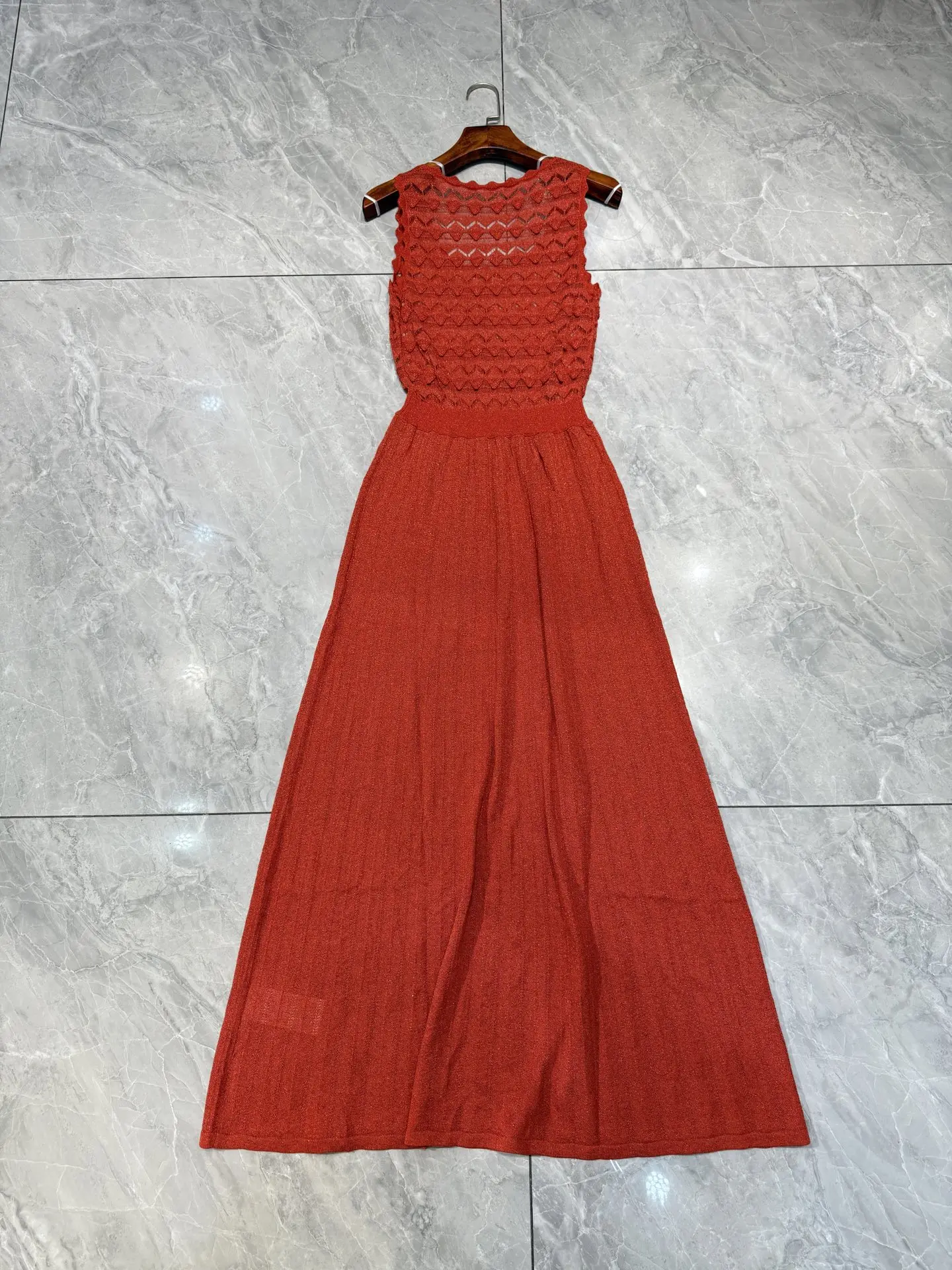 فستان نسائي طويل مجوف من الكروشيه مزين بالترتر وياقة مربعة بدون أكمام وخصر عالٍ أنيق ونحيف محبوك