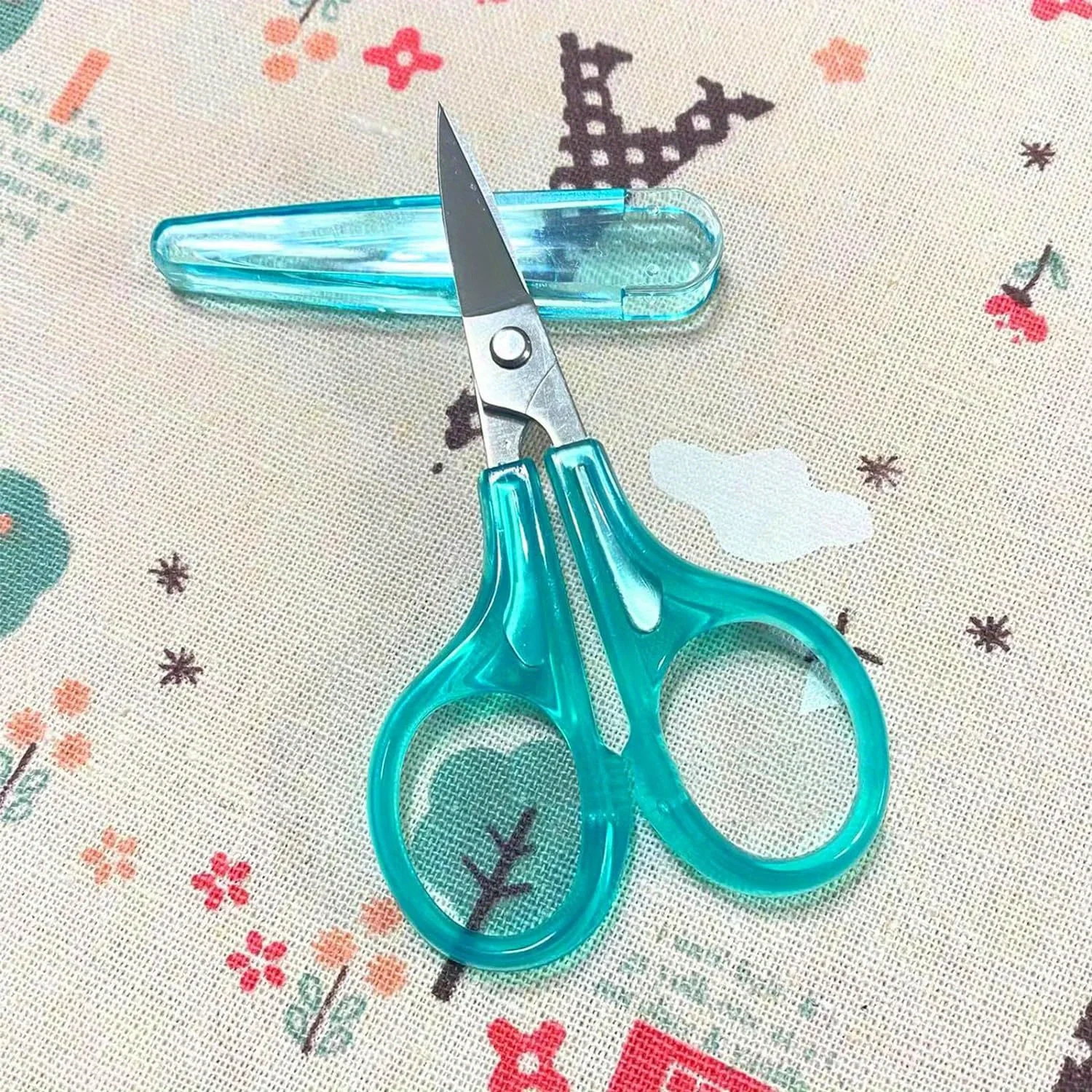 طقم مقص حرفي مكون من 4 قطع - من الفولاذ المقاوم للصدأ، تصميم مدمج مع غطاء واقٍ للخياطة والتطريز وقطع الورق #6