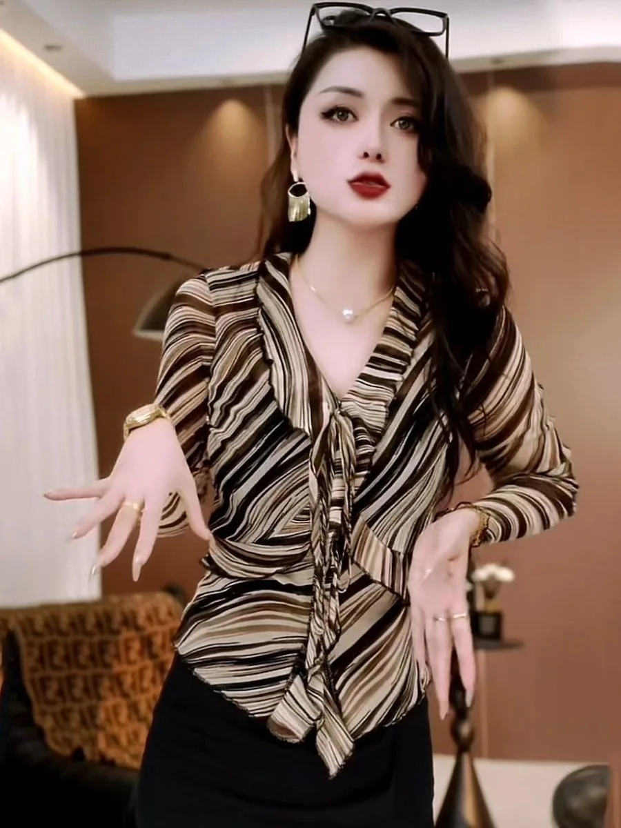 

Slimming Unique V-Ne Long Sve Casual irt Stripe Print Thin Top for Women Autumn New Sle Loose Fit Faionable