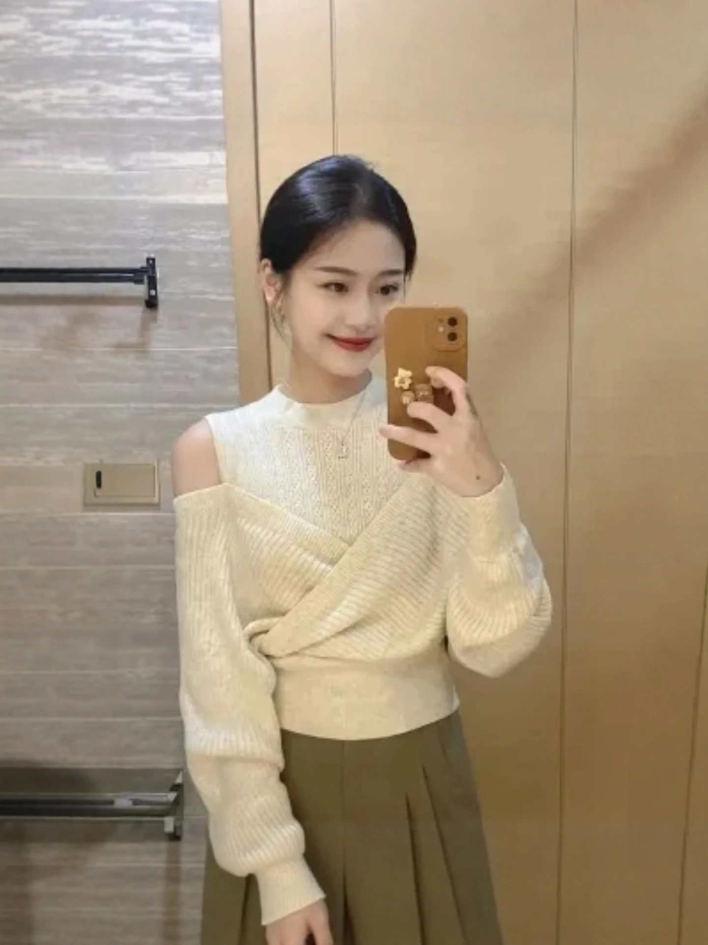French Style Knitted Shoulder Bared Fake Two-Piece Women's Sweater Soft Long Sleeve round Neck Regular Length  Color