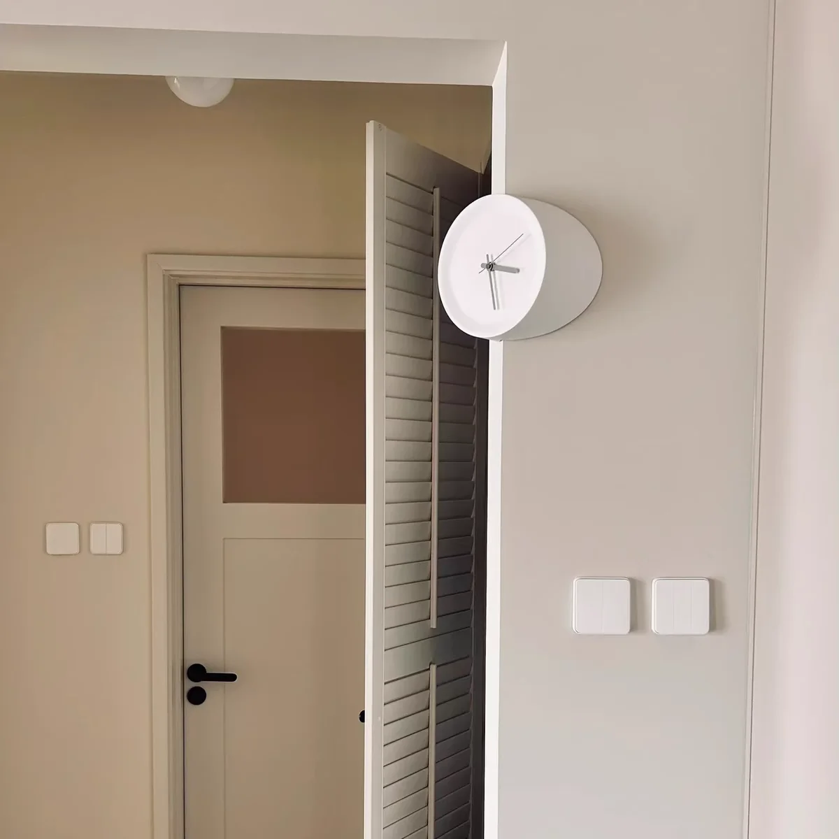 8inch Silent Wall Clocks Creative Non-Ticking Punch-Free Corner Wall Clock Bedroom Technology Luxury Art Home Decoration