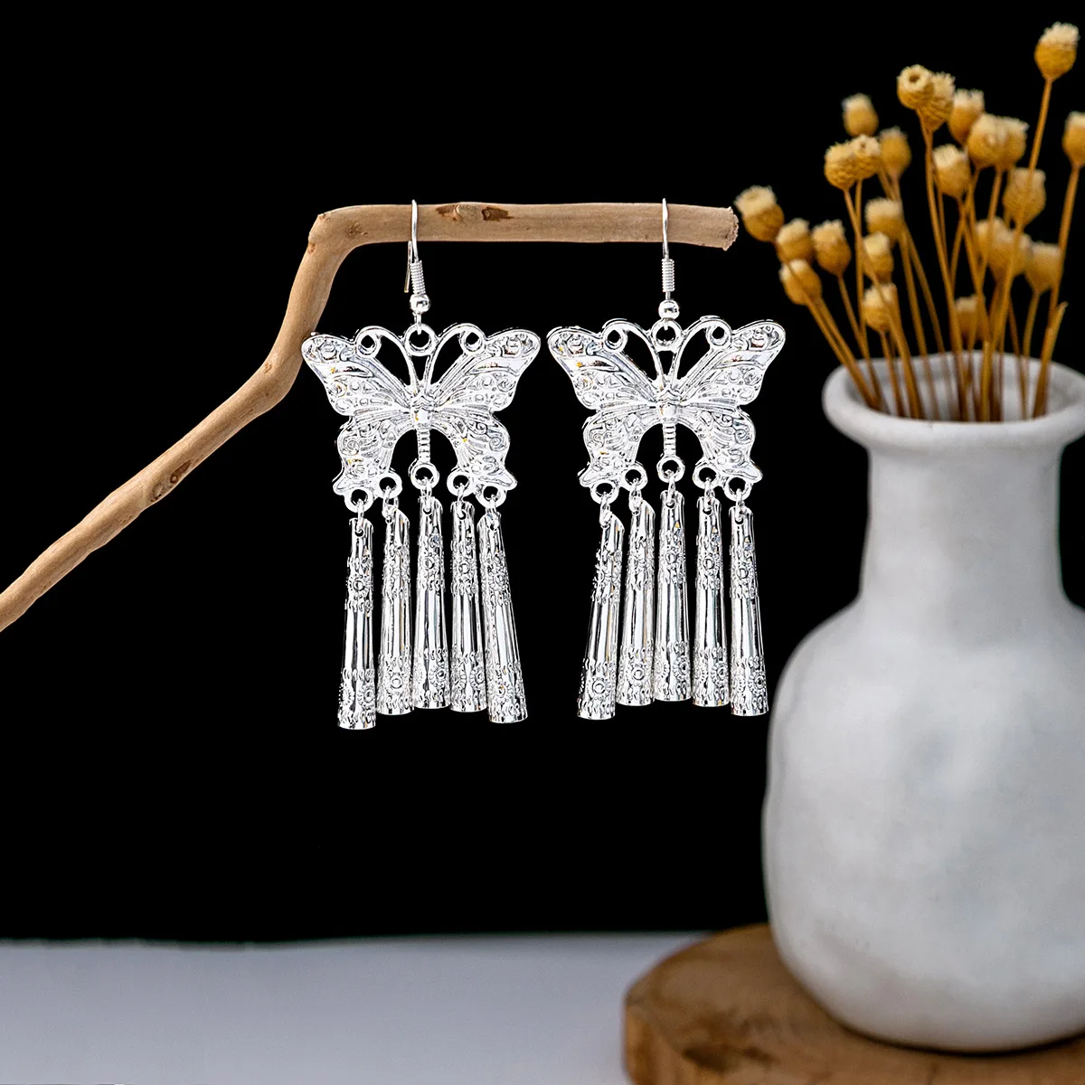 

2025 Premium 925 Pure Silver Hypoallergenic Ethnic Hollow Multi-Layer Leaf Geometric Tassel Earrings