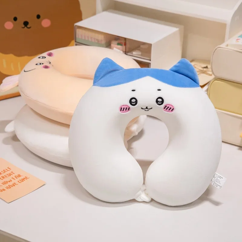 Niedliches Chiikawa Memory Foam U-förmiges Nackenkissen im japanischen Stil Hachiware Usagi Weiches Anime-Reisekissen für Flugzeuge