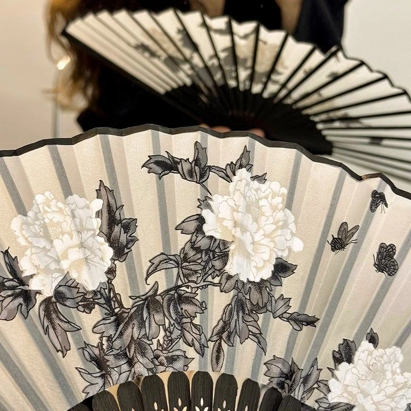 Vintage Silk Folding Fan Chinese Art Crafts Gift Home Decorations Dance Hand Fan Bamboo Room Decor Wood Bamboo Fans Ventilador